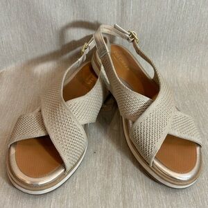 COLE HAAN Sz 8.5B Mikaela  Stitchlite Gold Insole Trim Crisscross Sling Sandals